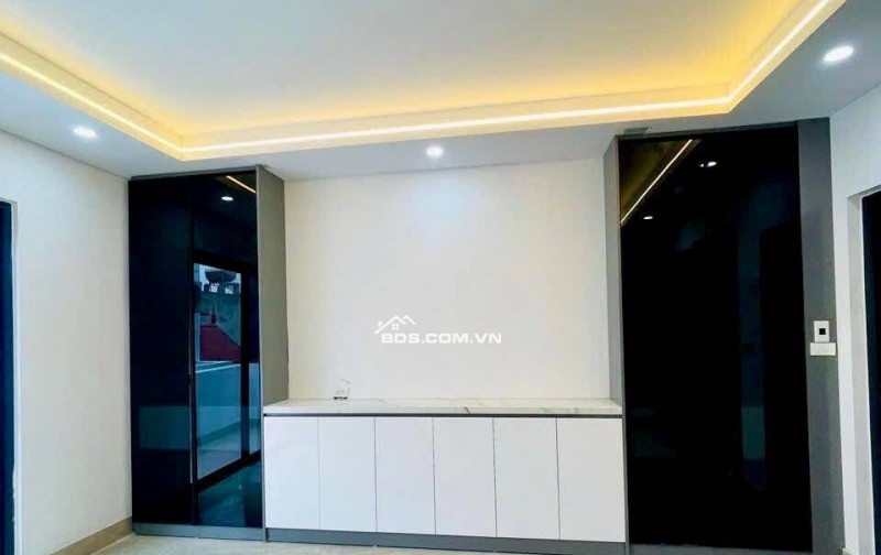 Bán Nhà Thang Máy, Hoa Lư, Hai Bà Trưng 38m, 5 tầng, mt 4.5m, giá 15 tỷ.