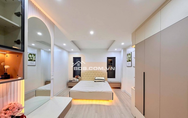 Nhà Đẹp Linh Quang, Đống Đa 31m, 5 tầng, mt 4m, giá 9.6 tỷ.