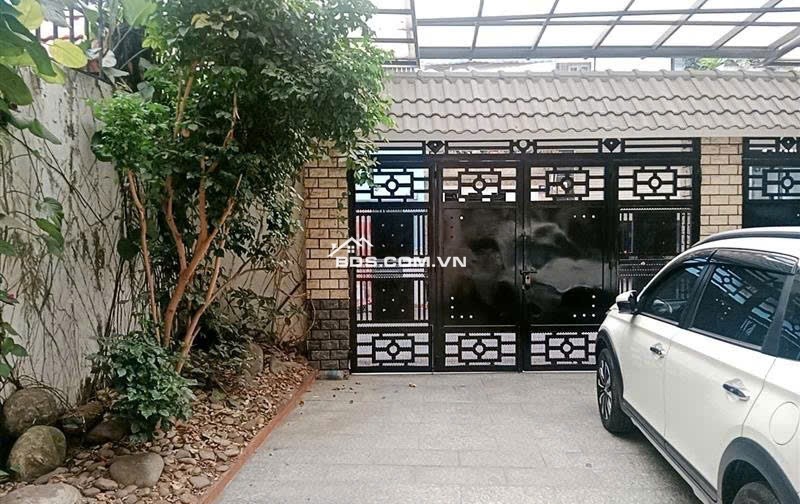 Cần bán GẤP NHÀ hẻm 220 Nguyễn Văn Khối ngang 10.2m 235m2 tiện xây BT ngay Làng Hoa 24 tỷ