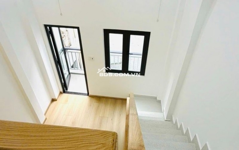 Bán nhà Quận 10 - đường Thành Thái - nhà mới tặng nội thất - 35m2 - 4ty79