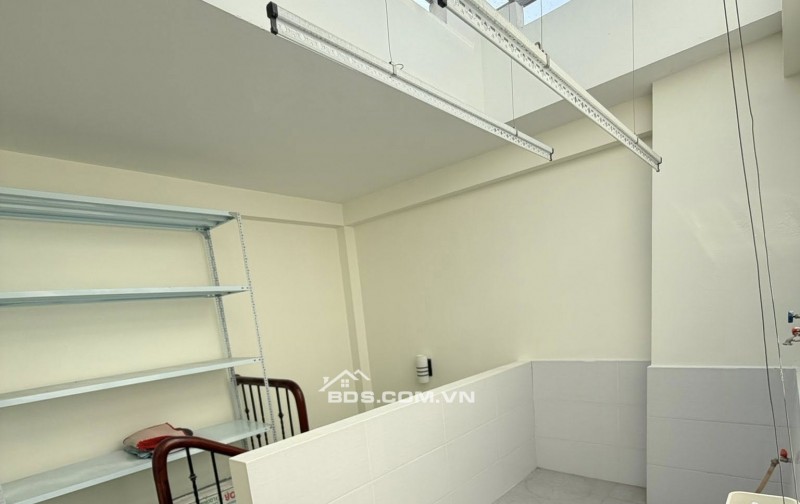 BÁN NHÀ CẦU GIẤY NGÕ THÔNG ĐẸP KHÔNG TÌ VẾT 36M 5 TẦNG LÔ GÓC 9.1 TỶ