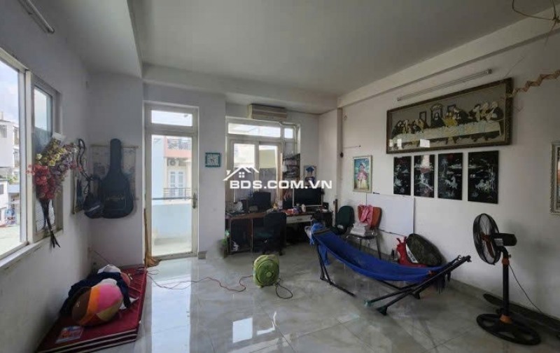 Bán nhà 4 lầu HXH Nguyễn Thái Sơn ngang 5.2m 121m2 11PN gần siêu thị Emart chỉ 12.5 tỷ.