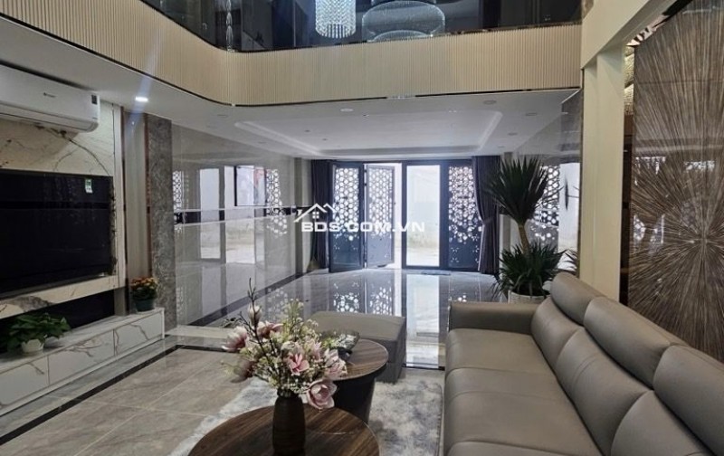 SIÊU PHẨM NHÀ PHỐ - 5 TẦNG THANG MÁY   MỚI TINH FULL NỘI THẤT CAO CẤP - HẺM XE HƠI VÀO NGỦ NHÀ