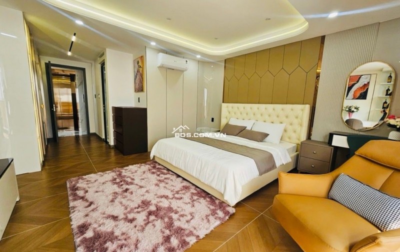 SIÊU PHẨM NHÀ PHỐ - 5 TẦNG THANG MÁY   MỚI TINH FULL NỘI THẤT CAO CẤP - HẺM XE HƠI VÀO NGỦ NHÀ