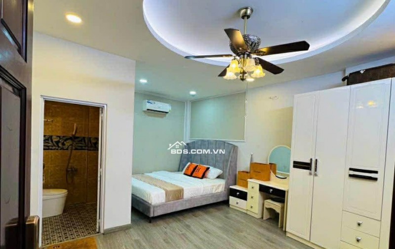 Bán nhà đẹp 3 tầng Ni Sư Huỳnh Liên Tân Bình, 4.2x12m, 4PNKK chỉ nhỉnh 5 tỷ