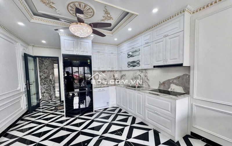 Bán Nhà Kinh Doanh, Mặt Phố Yên Lạc 51m, 7 tầng, mt 4.8m, giá 28 tỷ.