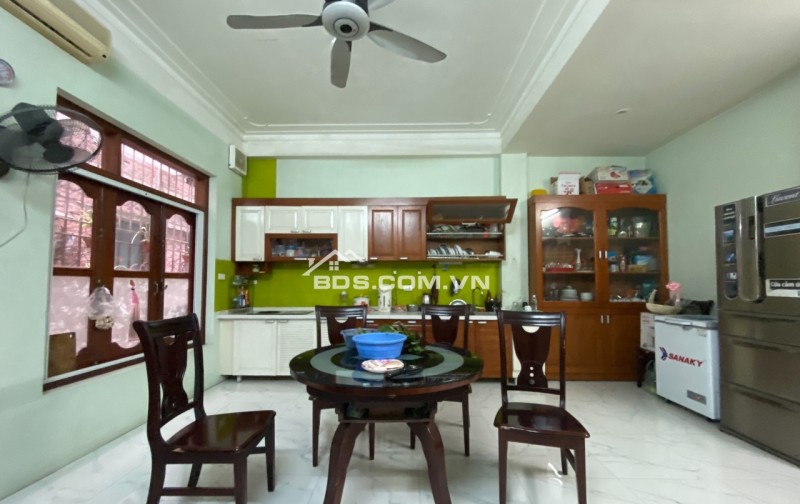 Chính chủ CÔ GIÁO tôi cần Bán rất gấp căn nhà Hoàng Văn Thái – OTO QUA  – mặt tiền 5,5 m2