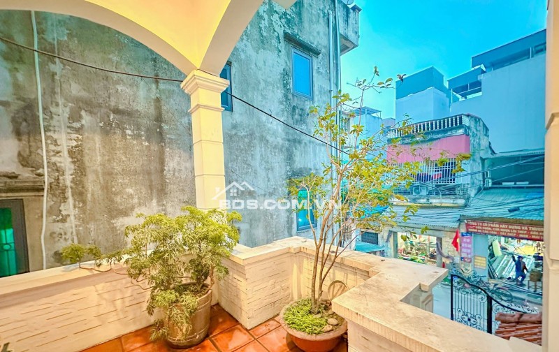 Nhà Đẹp Mặt Phố Thanh Đàm, Hoàng Mai 100/130m, 3 tầng, mt 9m, giá 19.8 tỷ