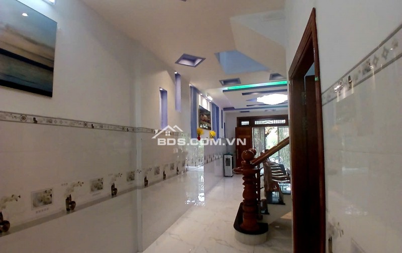 Nhà VIP khu Quảng Trường Mỹ Tho. Chuẩn 3 Sao, Thích hợp cho Doanh Nhân và CB Lãnh đạo cư ngụ. Bao rẻ.