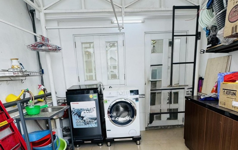 Bán nhà hẻm 4m Điện Biên Phủ Quận 10, 4 tầng BTCT giá chỉ 6.x tỷ TL