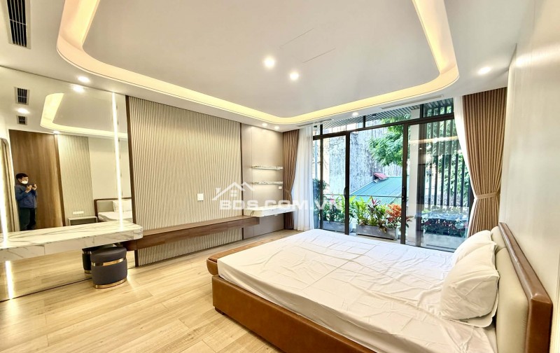 BÁN NHÀ PHÔ NGÔ GIA TỰ - LONG BIÊN, 6 TẦNG THANG MÁY, GARA Ô TÔ, KINH DOANH. GIÁ 11,5 TỶ