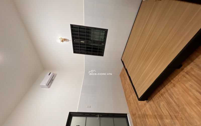 Nhà mới xây tại TP Mỹ Tho1 cách cầu quay 5p chạy xe, có sân đậu ô tô