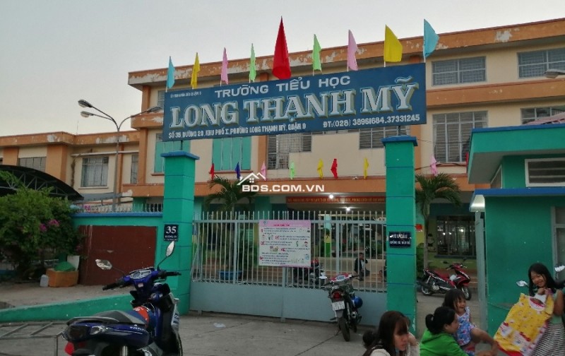 Chủ gửi nhà cấp 4 mặt tiền Hồng Sến Long Thạnh Mỹ | 80m² | gần Vinhomes Grand Park | 4,9 tỷ