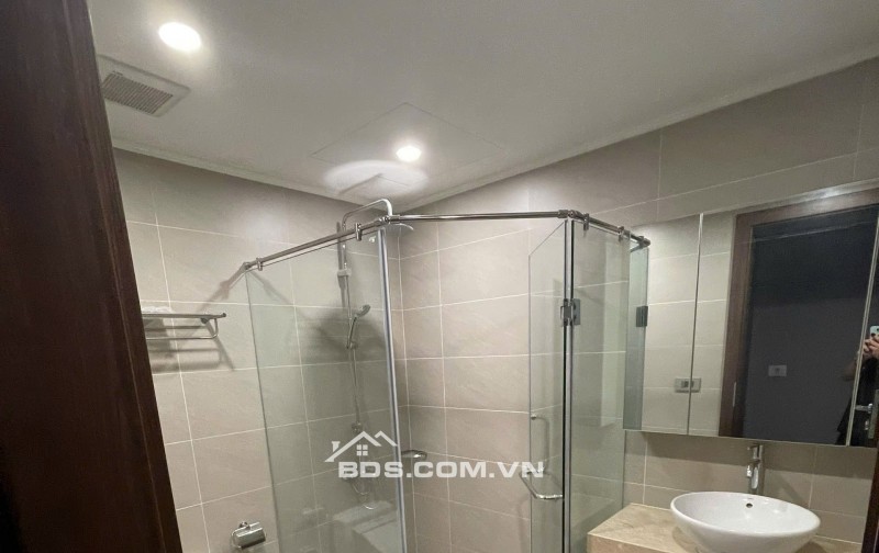 HDI 55 LÊ ĐẠI HÀNH: Cho thuê căn hộ 2 ngủ +1 , đủ nội thất mới.