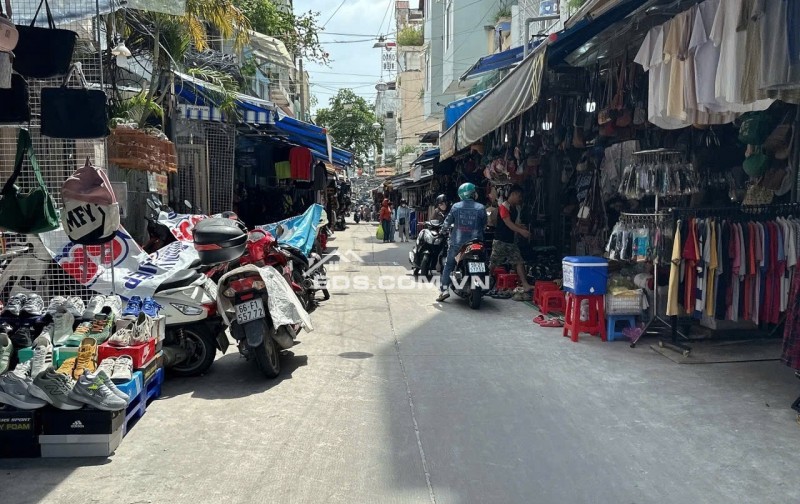 ​Bán nhà trung tâm Quận 3: 7 Tầng - Có Thang Máy - Dòng Tiền Tốt - Sổ Hồng Chính Chủ.