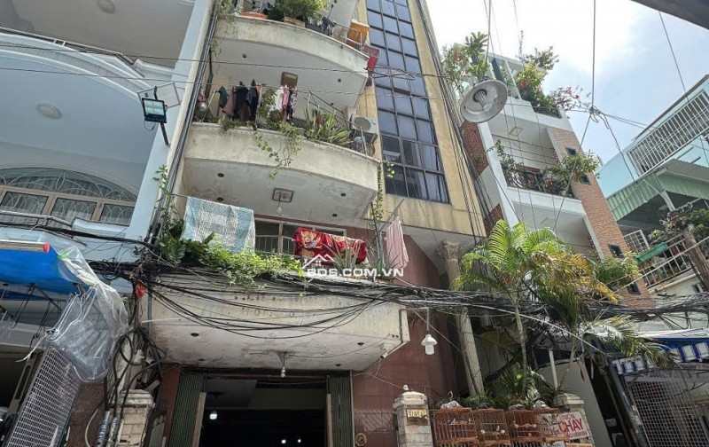 ​Bán nhà trung tâm Quận 3: 7 Tầng - Có Thang Máy - Dòng Tiền Tốt - Sổ Hồng Chính Chủ.