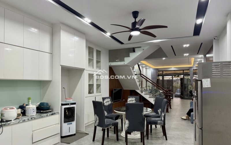 BÁN NHÀ 4 TẦNG MẶT TIỀN ĐƯỜNG KDC THÁI SƠN – GẦN LÀNG ĐẠI HỌC ABC – DÒNG TIỀN 36TR/THÁNG