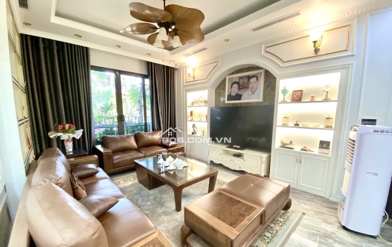 Bán BT VIP KĐT Xa La DT227m, tầng hầm, nội thất hiện đại, bể bơi, 0987857904