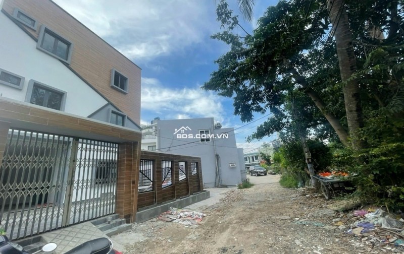  NHÀ GÓC 2 MẶT TIỀN – SÁT CHỢ THẠNH XUÂN