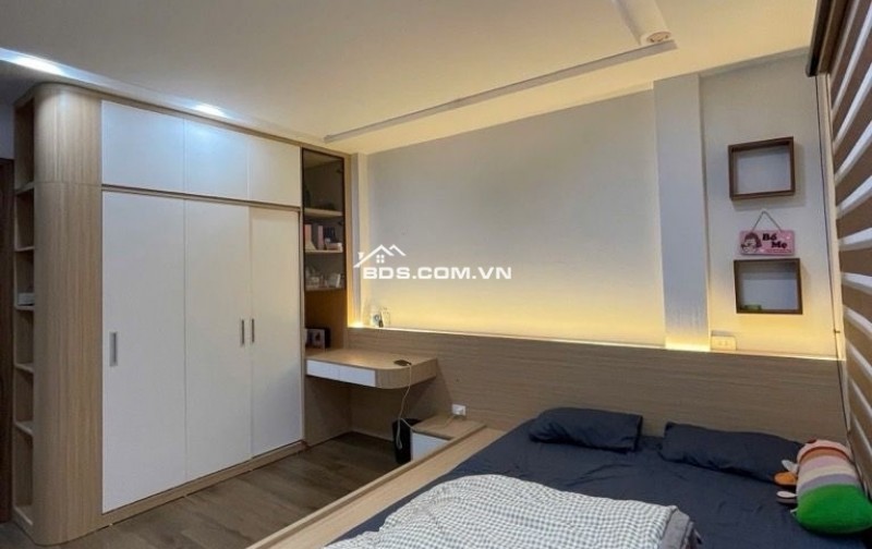 SIÊU PHẨM NHÀ MỚI Ở TRUNG KÍNH 31M2 - TRUNG TÂM CẦU GIẤY TIỆN ÍCH BẠT NGÀN - GIÁ 9.7 TỶ TL