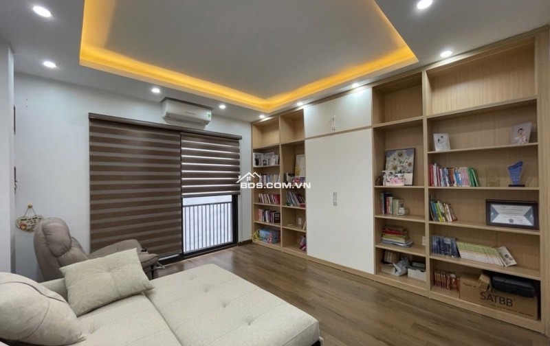 SIÊU PHẨM NHÀ MỚI Ở TRUNG KÍNH 31M2 - TRUNG TÂM CẦU GIẤY TIỆN ÍCH BẠT NGÀN - GIÁ 9.7 TỶ TL