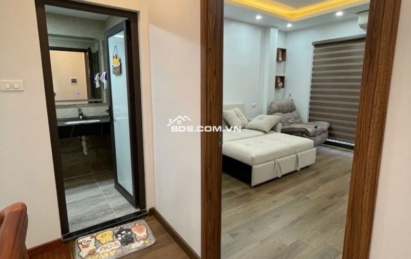 SIÊU PHẨM NHÀ MỚI Ở TRUNG KÍNH 31M2 - TRUNG TÂM CẦU GIẤY TIỆN ÍCH BẠT NGÀN - GIÁ 9.7 TỶ TL