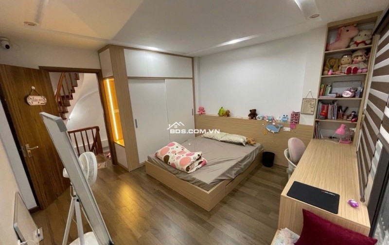 SIÊU PHẨM NHÀ MỚI Ở TRUNG KÍNH 31M2 - TRUNG TÂM CẦU GIẤY TIỆN ÍCH BẠT NGÀN - GIÁ 9.7 TỶ TL