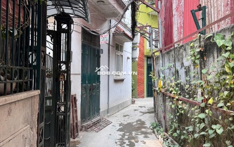 BÁN NHÀ TRUNG TÂM CẦU GIẤY 43M2 - LÔ GÓC 2 THOÁNG - 9,5 TỶ TL