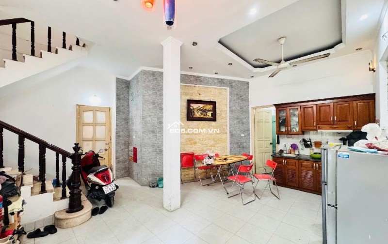 BÁN NHÀ TRUNG TÂM CẦU GIẤY 43M2 - LÔ GÓC 2 THOÁNG - 9,5 TỶ TL