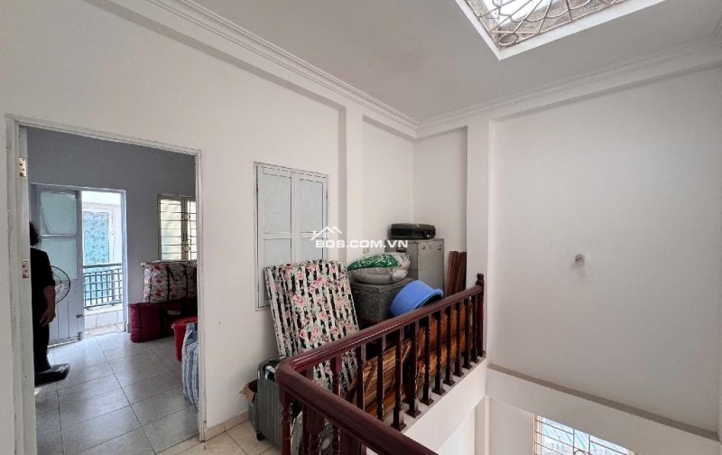 BÁN NHÀ TRUNG TÂM CẦU GIẤY 43M2 - LÔ GÓC 2 THOÁNG - 9,5 TỶ TL