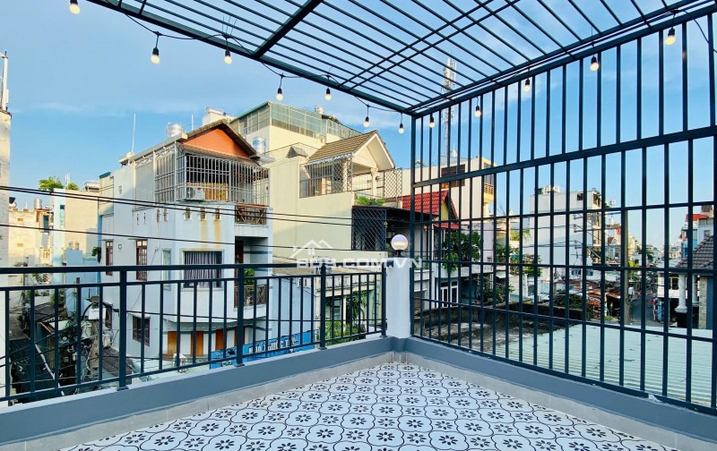 Nhà Mặt tiền đường 10m gần trường học, 4PN, 5WC, sân thượng rộng rãi đủ chill