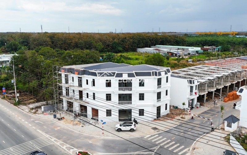 CHỈ VỚI 799 TRIỆU - NHÀ PHỐ 1 TRỆT 1 LẦU - MẶT TIỀN ĐẠI LỘ HÙNG VƯƠNG