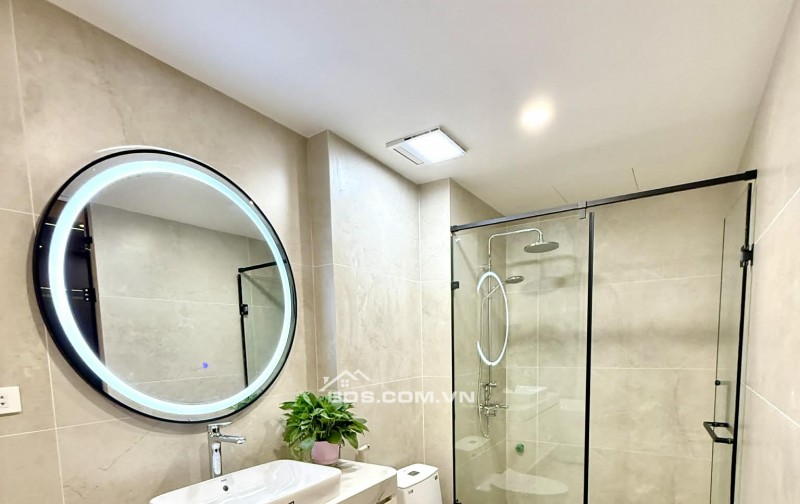 BÁN NHÀ PHÔ NGÔ GIA TỰ - LONG BIÊN, 6 TẦNG THANG MÁY, GARA Ô TÔ, KINH DOANH. GIÁ 11,5 TỶ