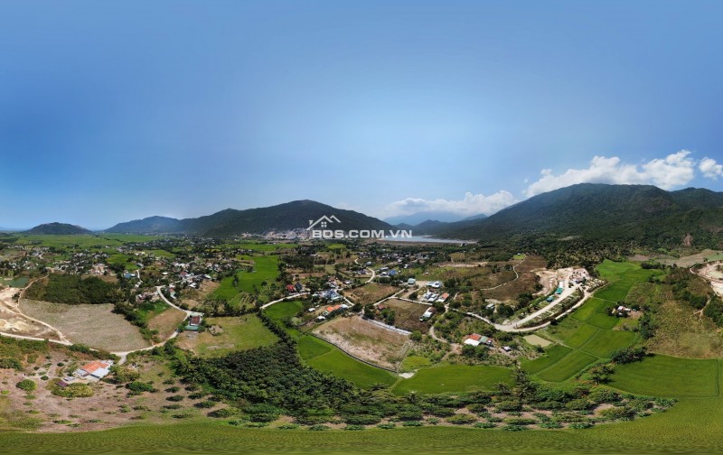 Chủ kẹt tiền cần bán lô đất đẹp 4 mặt tiền full thổ cư tại Xuân Sơn, Vạn Ninh