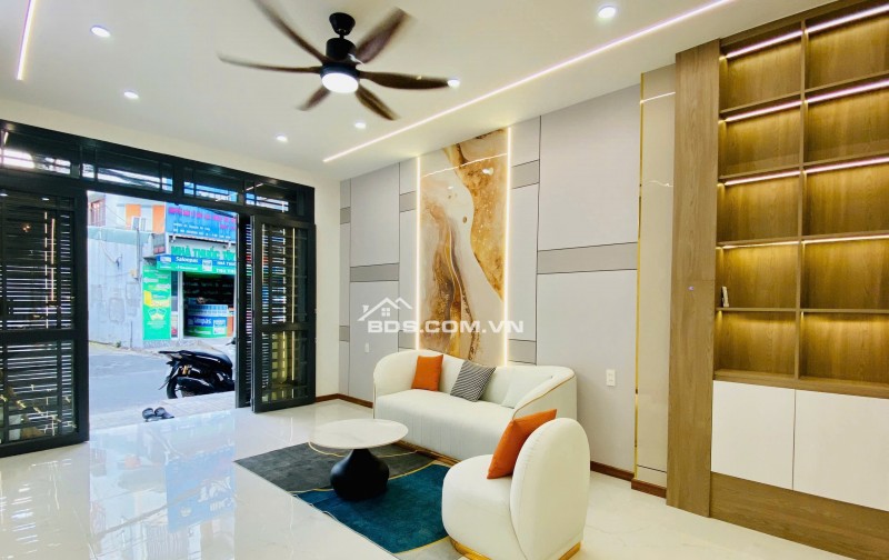 Nhà Mặt tiền đường 10m gần trường học, 4PN, 5WC, sân thượng rộng rãi đủ chill