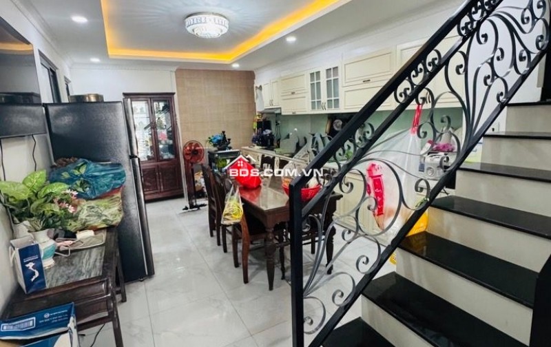 MẶT TIỀN KINH DOANH 4 TẦNG 6PN SÁT KINH DƯƠNG VƯƠNG NGAY BX MIỀN TÂY NHIK 9 TỶ