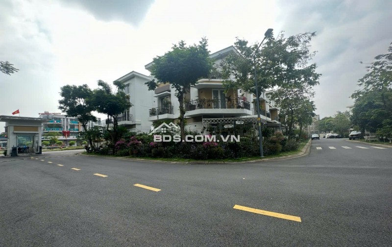 BÁN BIỆT THỰ GÓC 2 MẶT TIỀN VIEW CÔNG VIÊN - HỒ BƠI DỰ ÁN LOVERA PARK KHANG ĐIỀN BÌNH CHÁNH (VIEW ĐẸP)