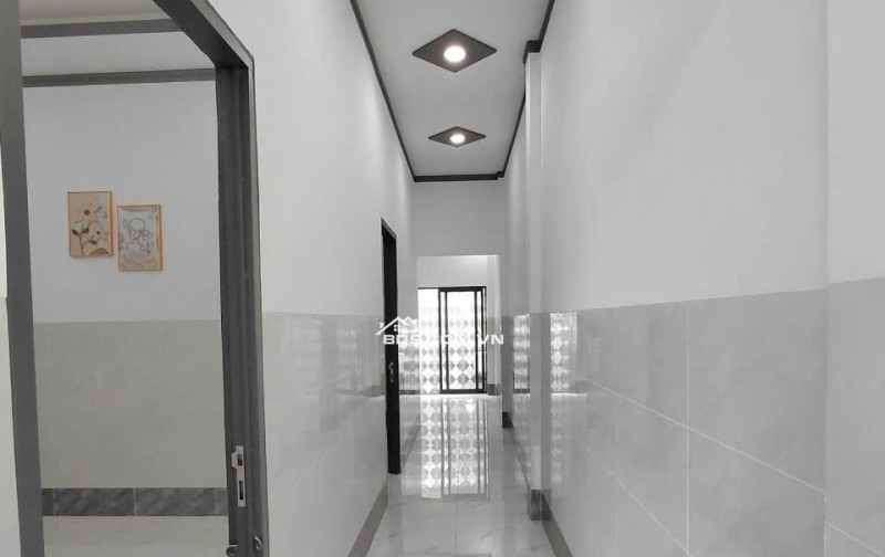 Nhà MỚI có sân đậu Ô tô. ĐÓN TẾT Gía RẤT TỐT-P.Trung An, Đồng Tháp.