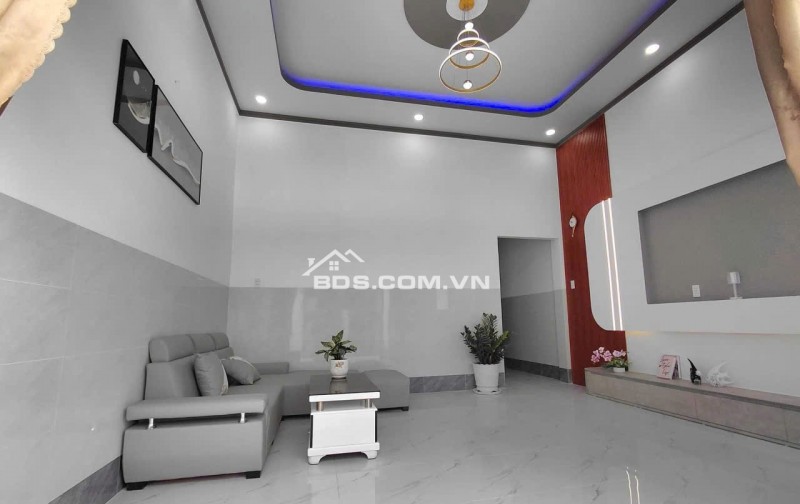 Nhà MỚI có sân đậu Ô tô. ĐÓN TẾT Gía RẤT TỐT-P.Trung An, Đồng Tháp.