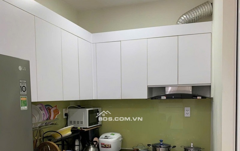 C/c Đặng Văn Ngữ, Phú Nhuận, Căn góc, 100m2, 3PN, 2WC, Giá 15tr/tháng.