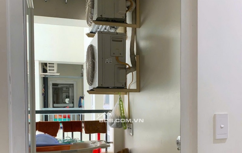 C/c Đặng Văn Ngữ, Phú Nhuận, Căn góc, 100m2, 3PN, 2WC, Giá 15tr/tháng.