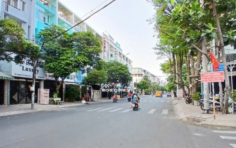 Nhà 4 lầu đường số 23 khu Bình Phú 1 Q6 (4,5x20) giá chỉ 16 tỷ 500