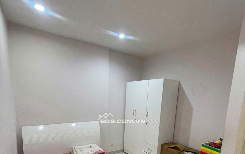 C/c Coopmart Trường Sa, Căn góc, 100m2, 3PN 2WC, NTCB giá 15tr/th.