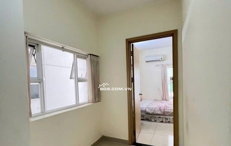 15tr/tháng, C/c Screc, 97m2, 3PN, 2WC, Căn góc, Trường Sa, P12, Quận 3.