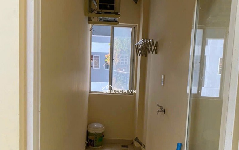 C/c Screc, Trường Sa, P12, Q3,  97m2, 3PN, 2WC, Nội thất, 15tr/th.