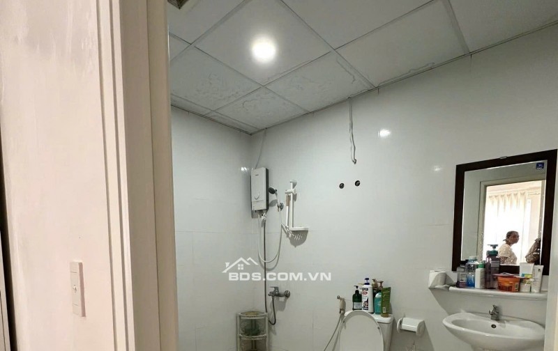 C/c IDICO, 262 Luỹ Bán Bích, TP: 70m2, 2PN, 2WC, Nhà sẵn, 8tr/tháng.