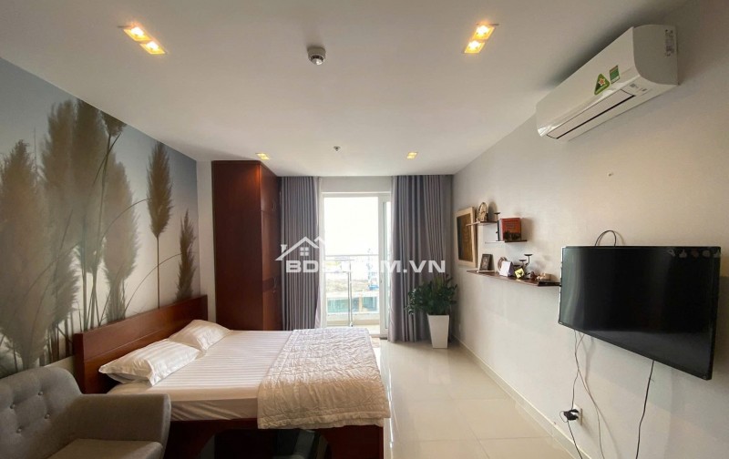 C/c Sky Center, Phổ Quang, P2, TB: 47m2, Officetel, Nội thất mới, 11tr/th.