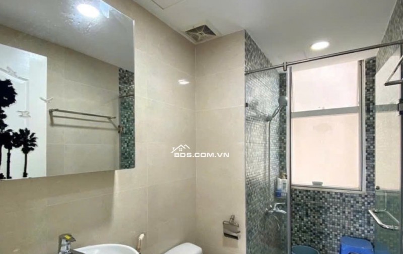 C/c Phúc Yên 2, Phan Huy Ích, Tân Bình, 137m2, 3pn, 3wc, 12tr/tháng. Lầu 11