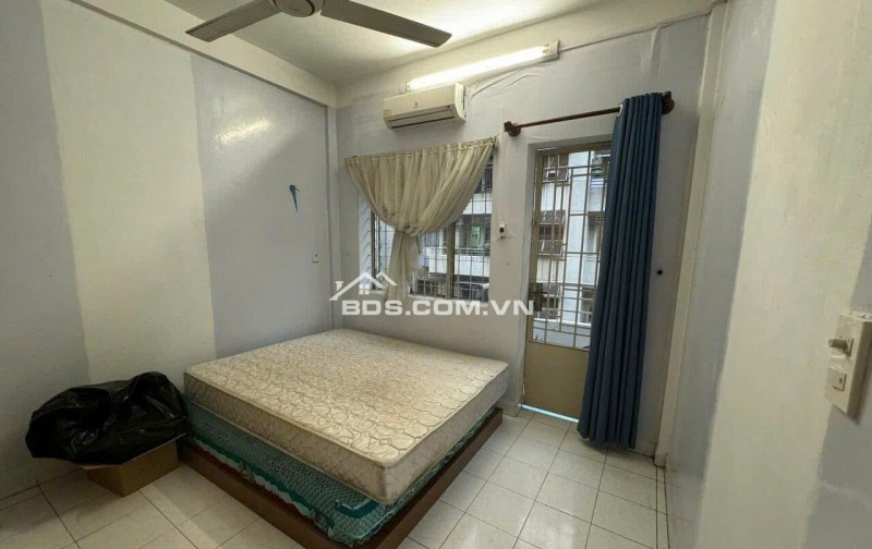 Chung cư LaKai(thang bộ), P8, Q5: 9tr/th, 2p ngủ. Nội thất.