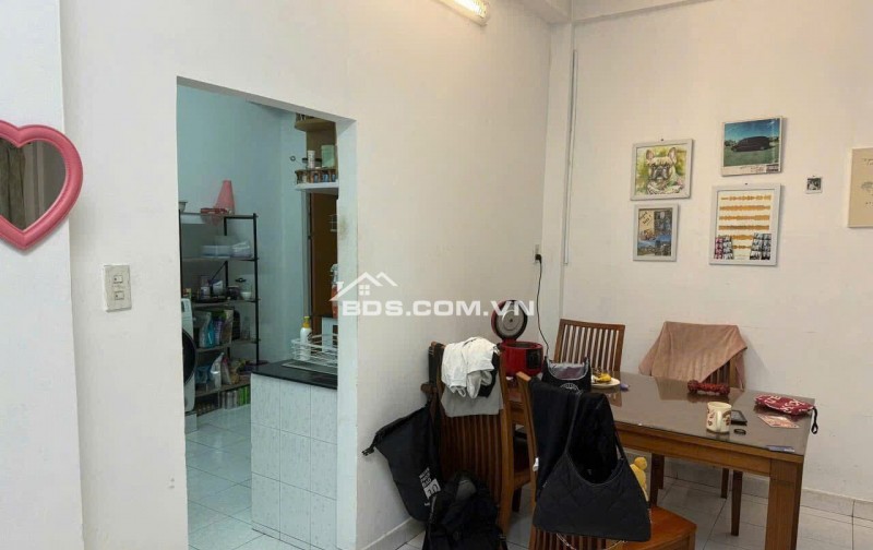 Chung cư LaKai(thang bộ), P8, Q5: 9tr/th, 2p ngủ. Nội thất.